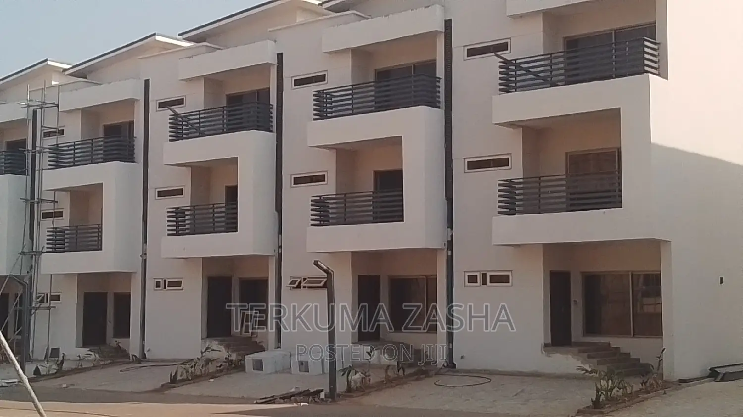 4bdrm Semi Detached Duplex With Bq