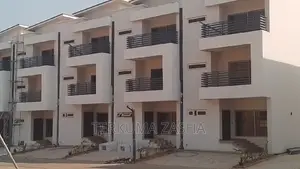4bdrm Townhouse/Terrace in Bilaad, Life Camp for sale