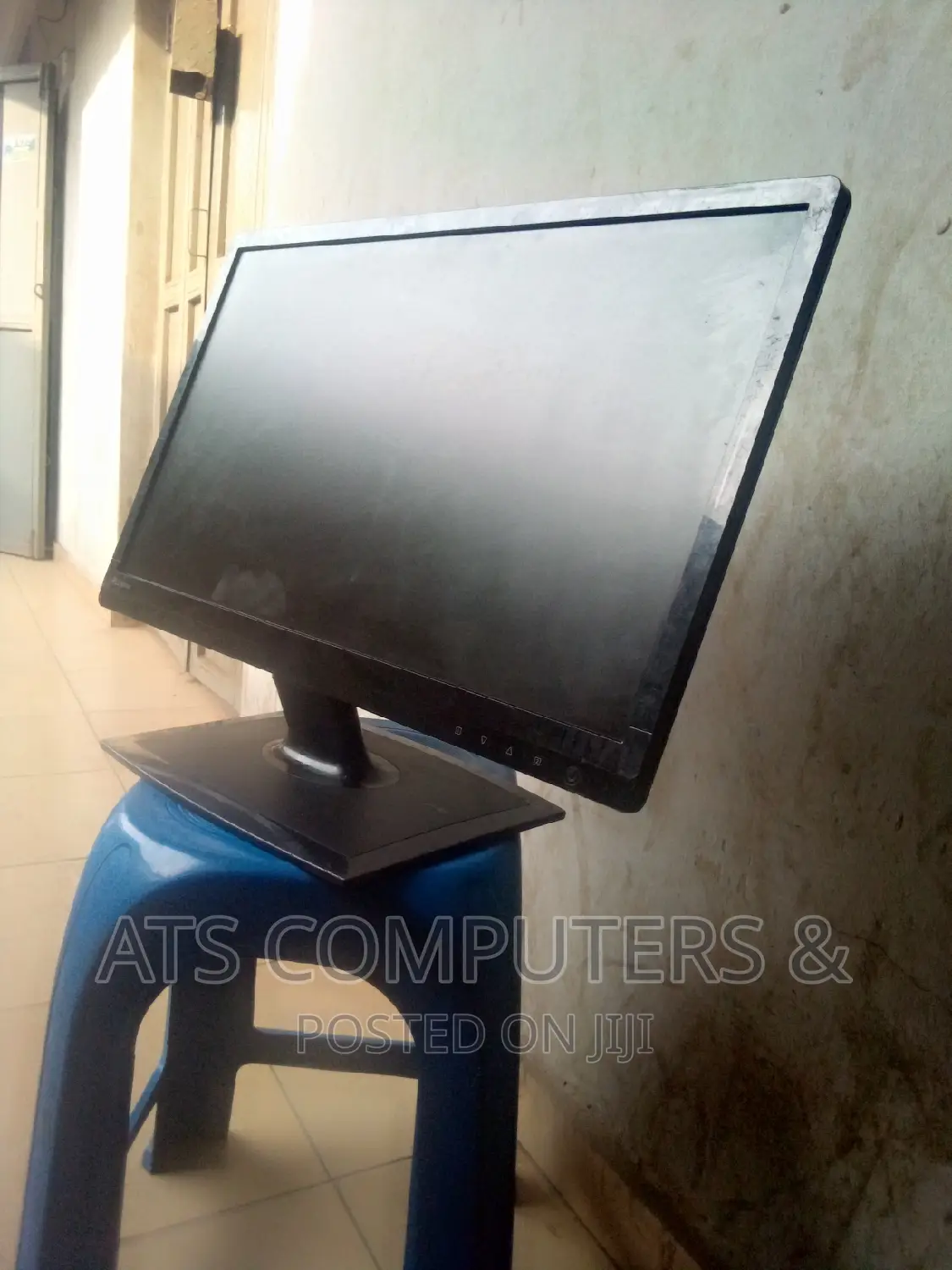 High Resolution 24 Inches Monitor
