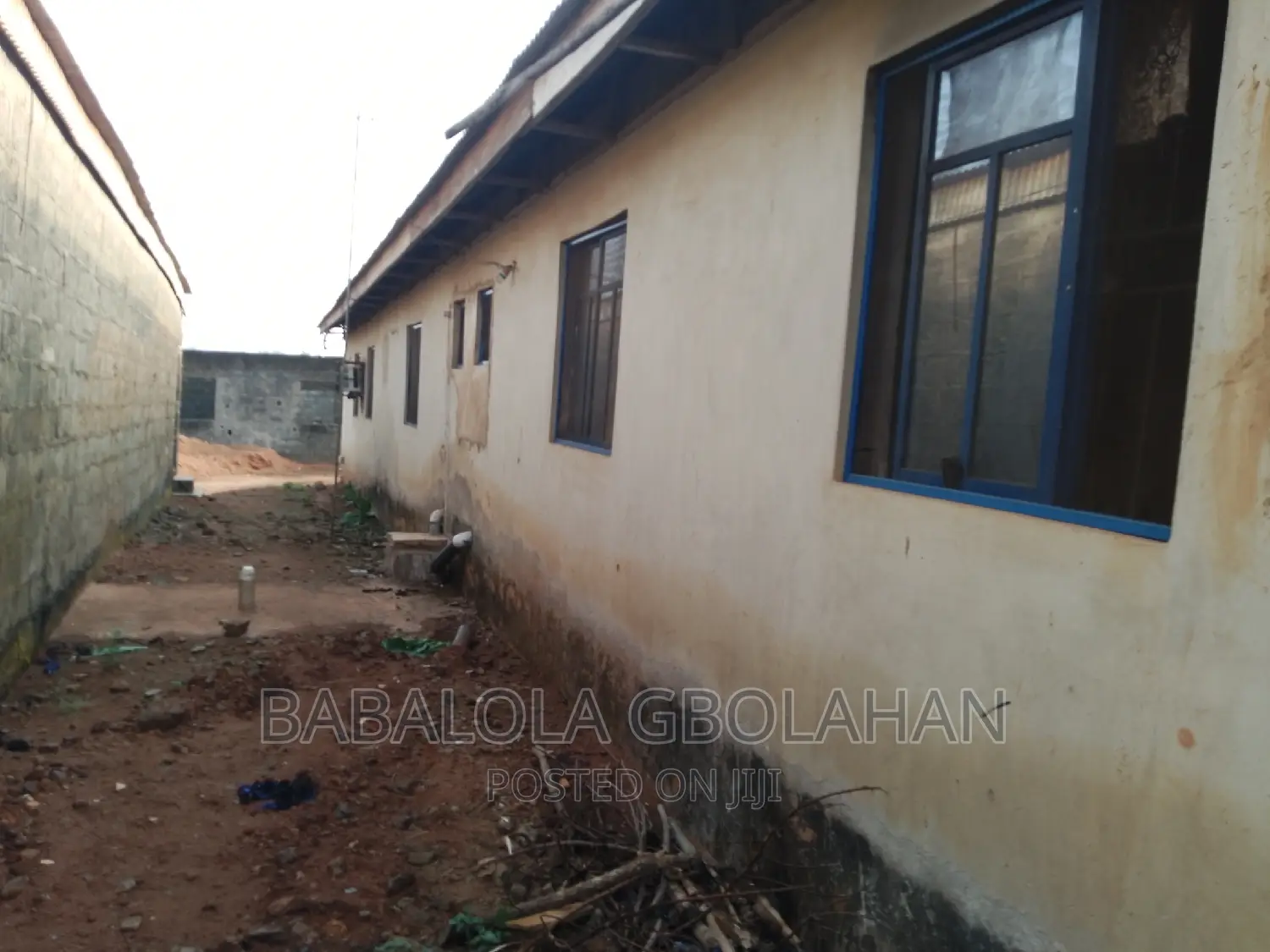 7bdrm Block of Flats in Alaafia Tayo, Ado-Odo/Ota for sale