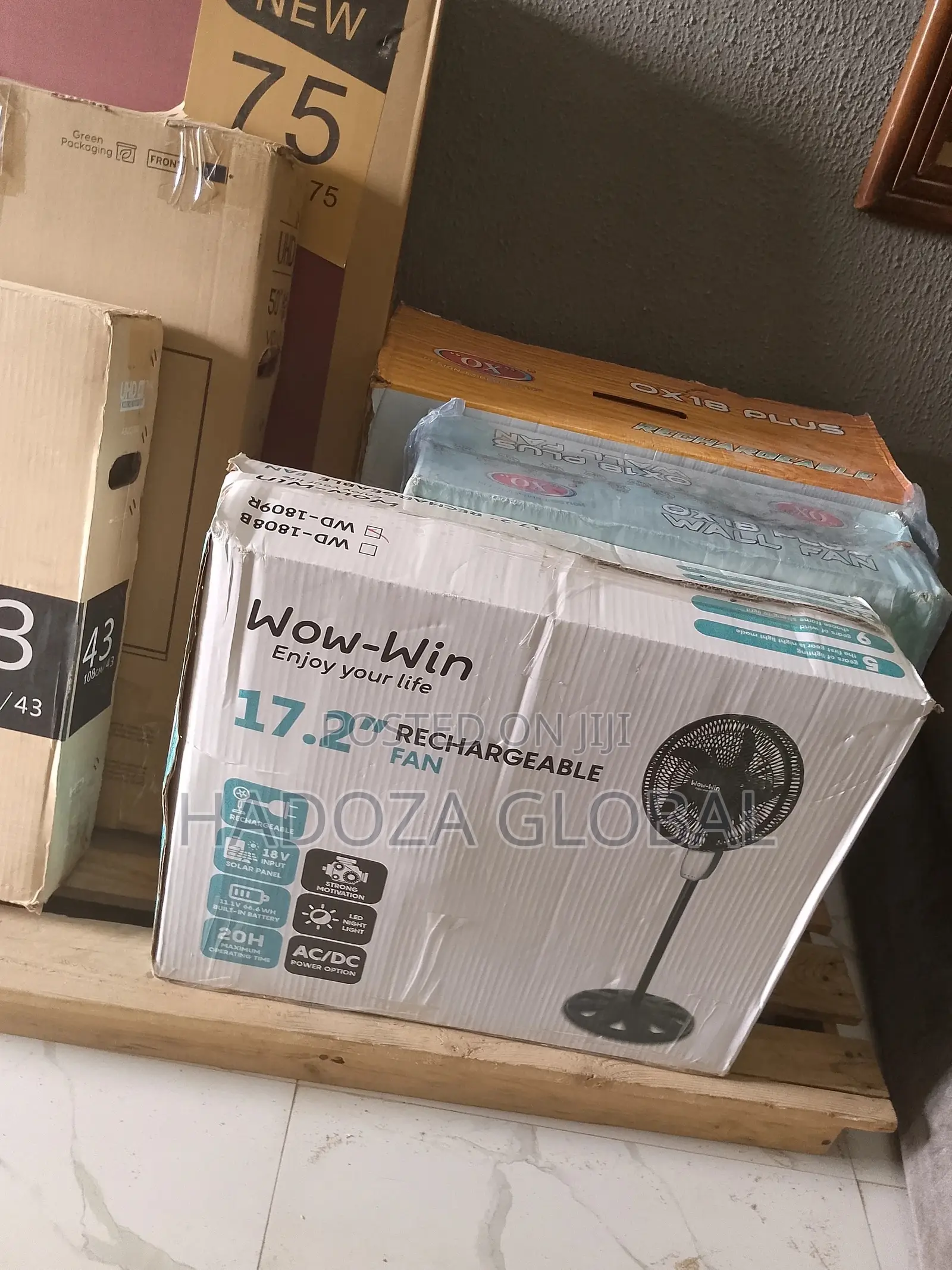 Efficient Wow-Win 17.2'' Rechargeable Standing Fan