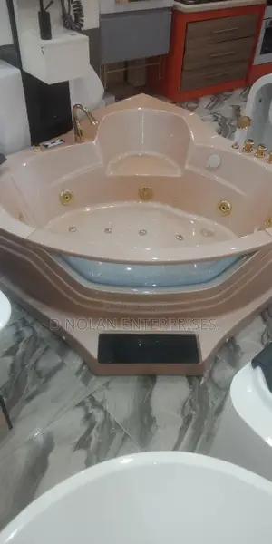 Double Jacuzzi With Gold Jet