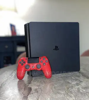 Playstation 4 Slim With One Pad