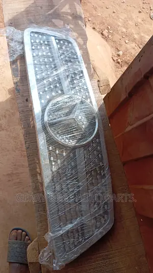Front Grille for C240,C230,C280,C300,Glk350,Ml350 Mercedes