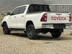 New Toyota Hilux 2023 White