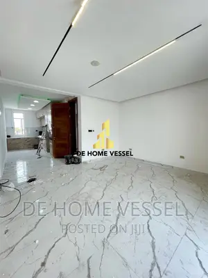 2bdrm Apartment in Lekki Phase 1 for sale