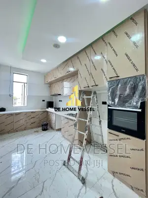2bdrm Apartment in Lekki Phase 1 for sale