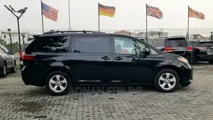 Toyota Sienna L 7-Passenger 4dr Minivan (3.5L 6cyl 6A) 2015 Black