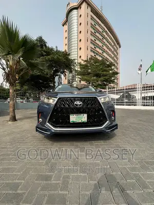 2018 Toyota Highlander Available on Self Drive