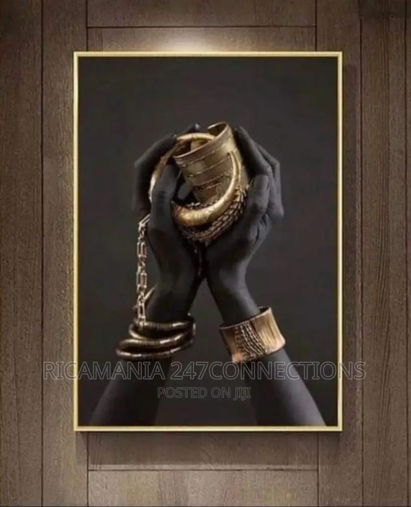 24ny36 Golden Hands Frame