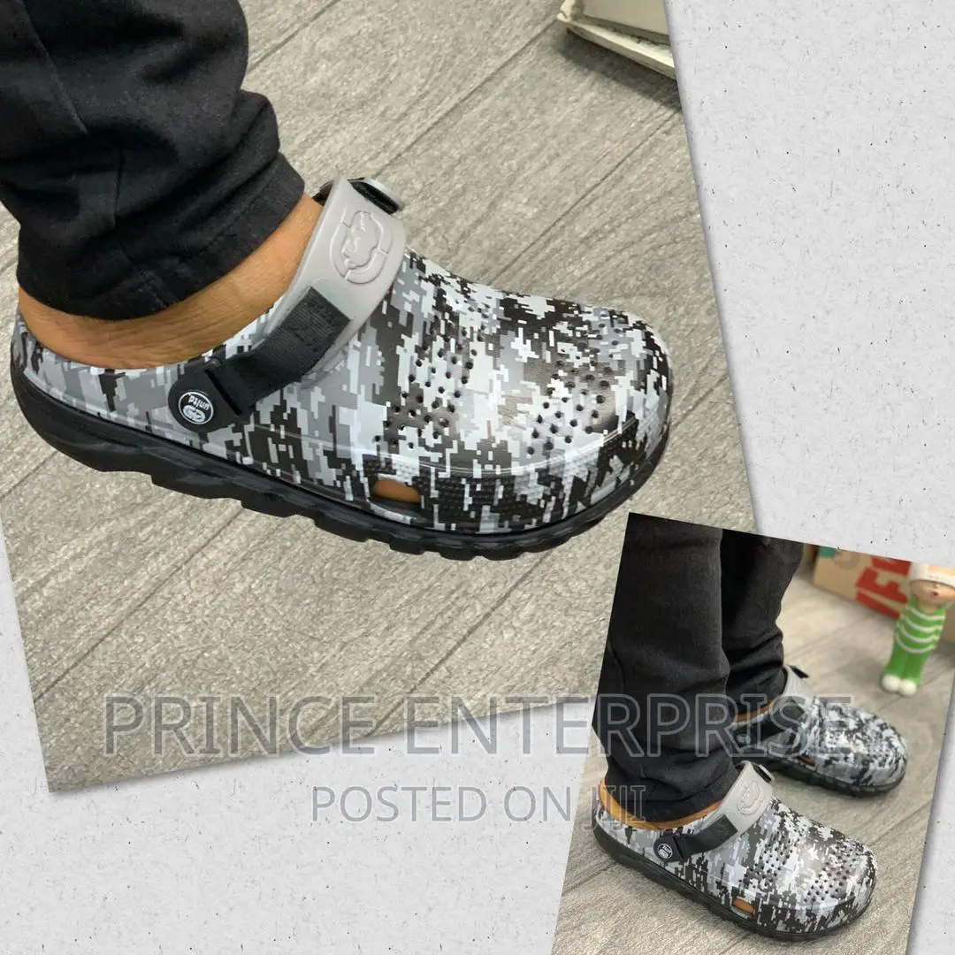 Croc’S Sanders Still Available