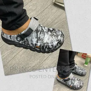 Croc’S Sanders Still Available