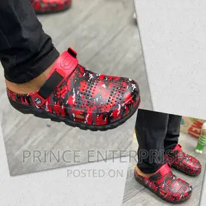 Croc’S Sanders Still Available