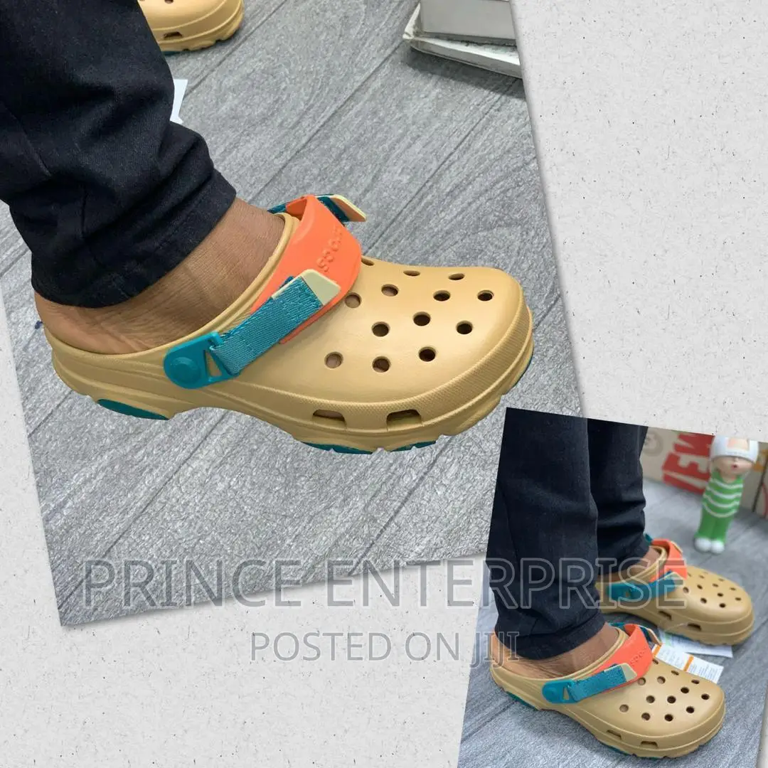 Croc’S Sanders Still Available
