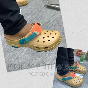 Croc’S Sanders Still Available