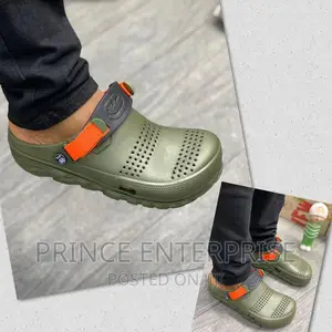 Croc’S Sanders Still Available