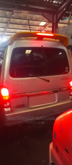 Suzuki Minibus