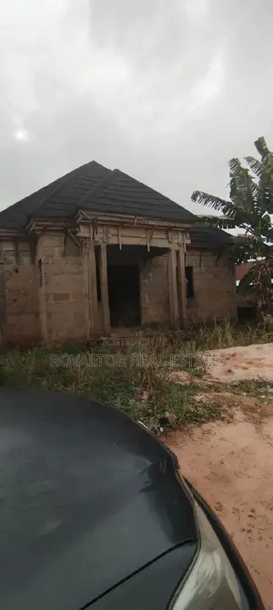 2bdrm Block of Flats in Royaltor, Benin City for sale