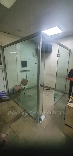 Frameless Tempered Glass Partitioning