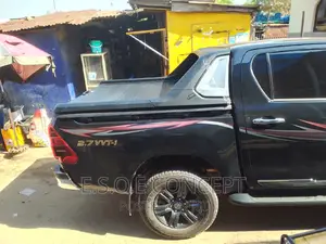 Toyota Hilux Manual Rolling Booth Cover