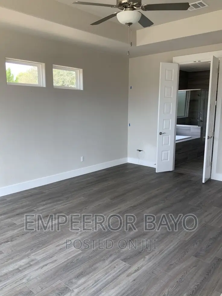 Vinyl Floor With Installation