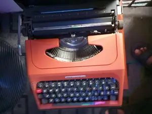 Antares Compact 326 Manual Typewriter