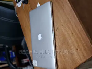 Laptop Apple MacBook Pro 2015 16GB Intel Core I7 SSD 512GB