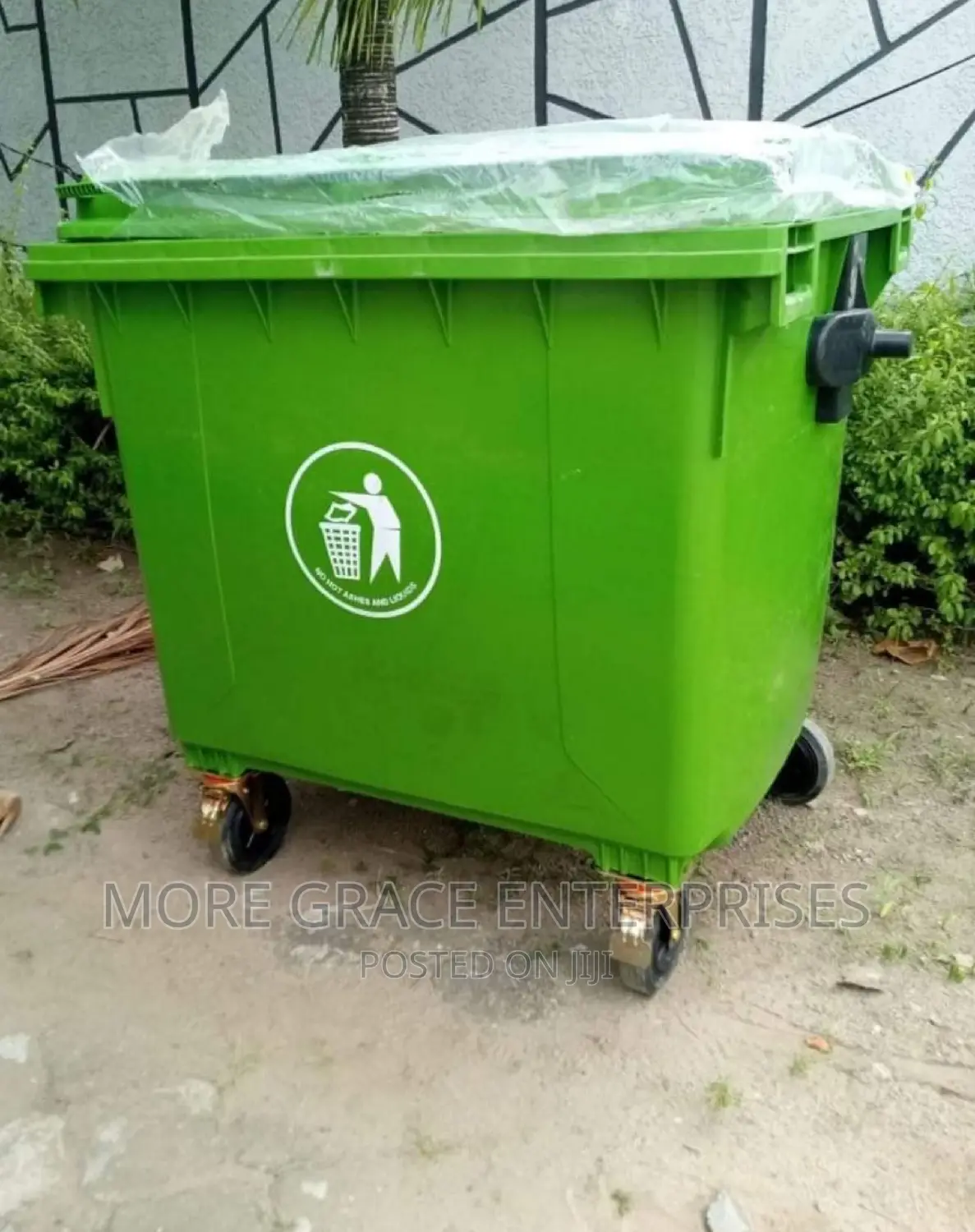 660 Litres Mammoth Waste Bin, Important.