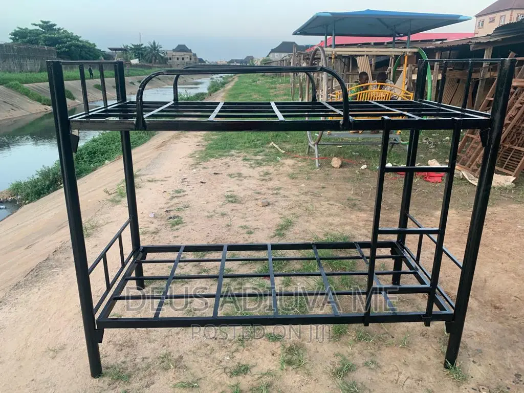 Double Bunk Bed Detachable 
Black Iron Bunk Bed, for Hostel