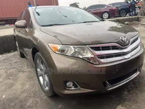 Toyota Venza V6 AWD 2011 Brown