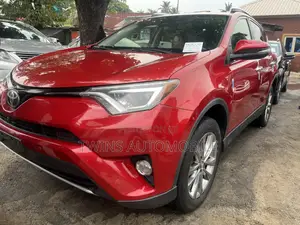 Toyota RAV4 2017 Red