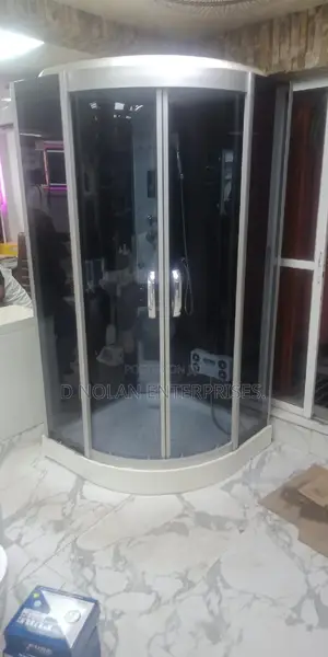 100x100 Shower Room Tamperd Glass