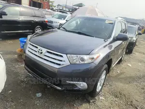Toyota Highlander Limited 3.5l 4WD 2013 Gray