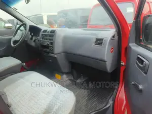 Toyota HiAce 2002 Red