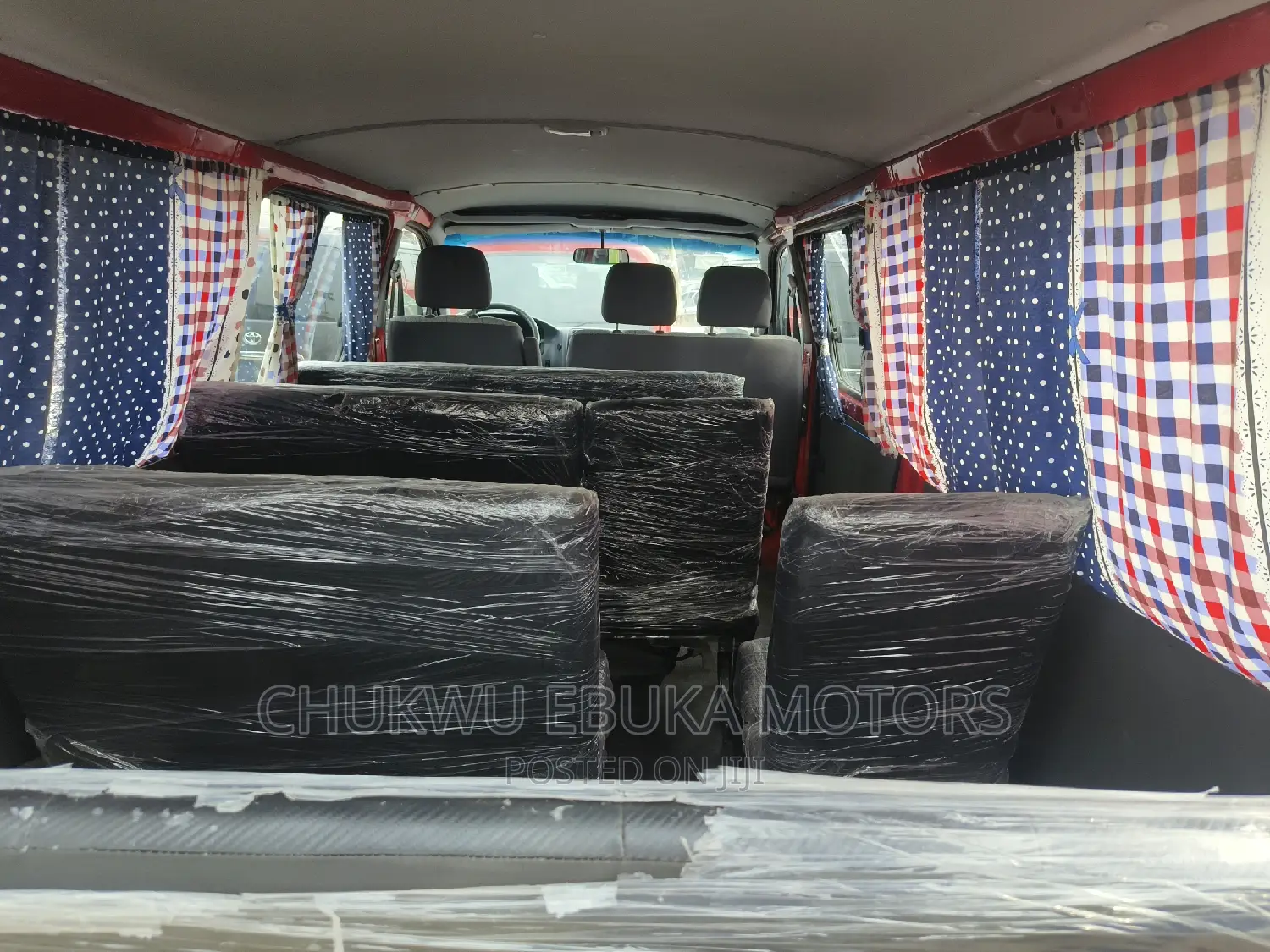 Toyota HiAce 2002 Red