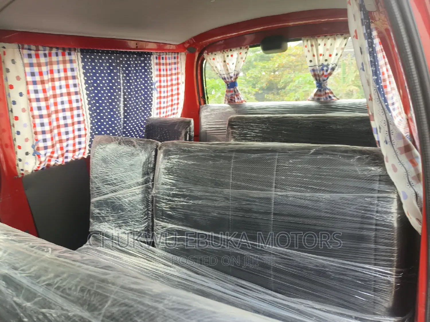 Toyota HiAce 2002 Red