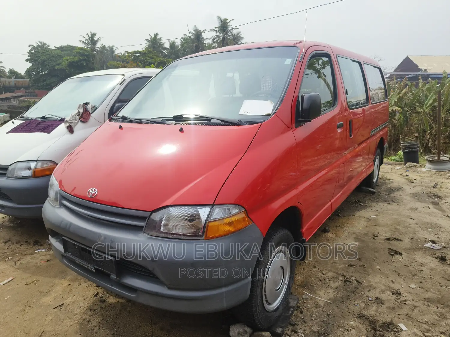 Toyota HiAce 2002 Red