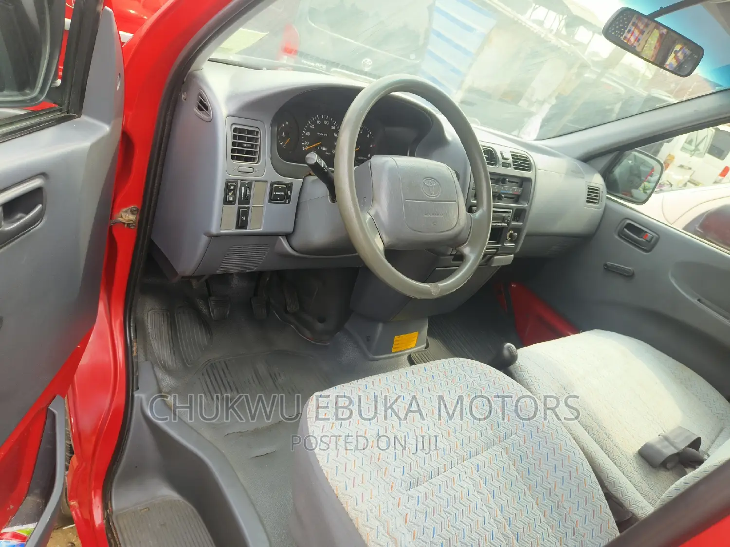 Toyota HiAce 2002 Red