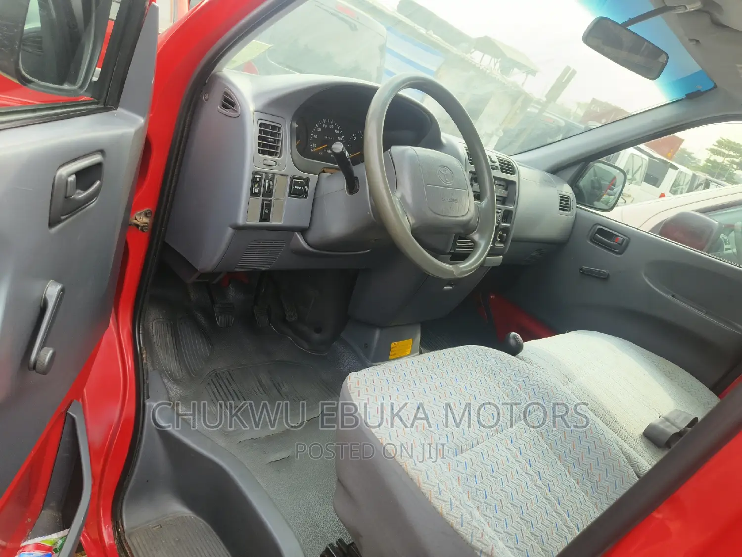Toyota HiAce 2002 Red