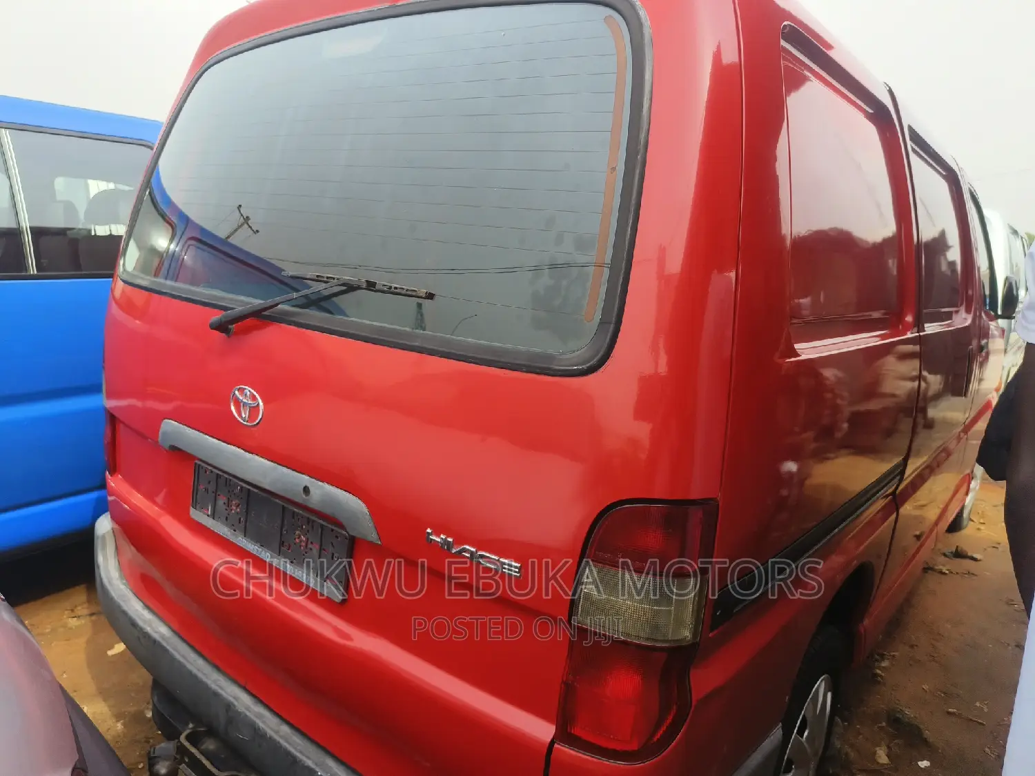 Toyota HiAce 2002 Red