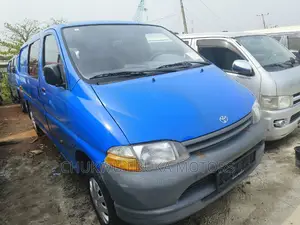 Toyota HiAce 2001 Blue