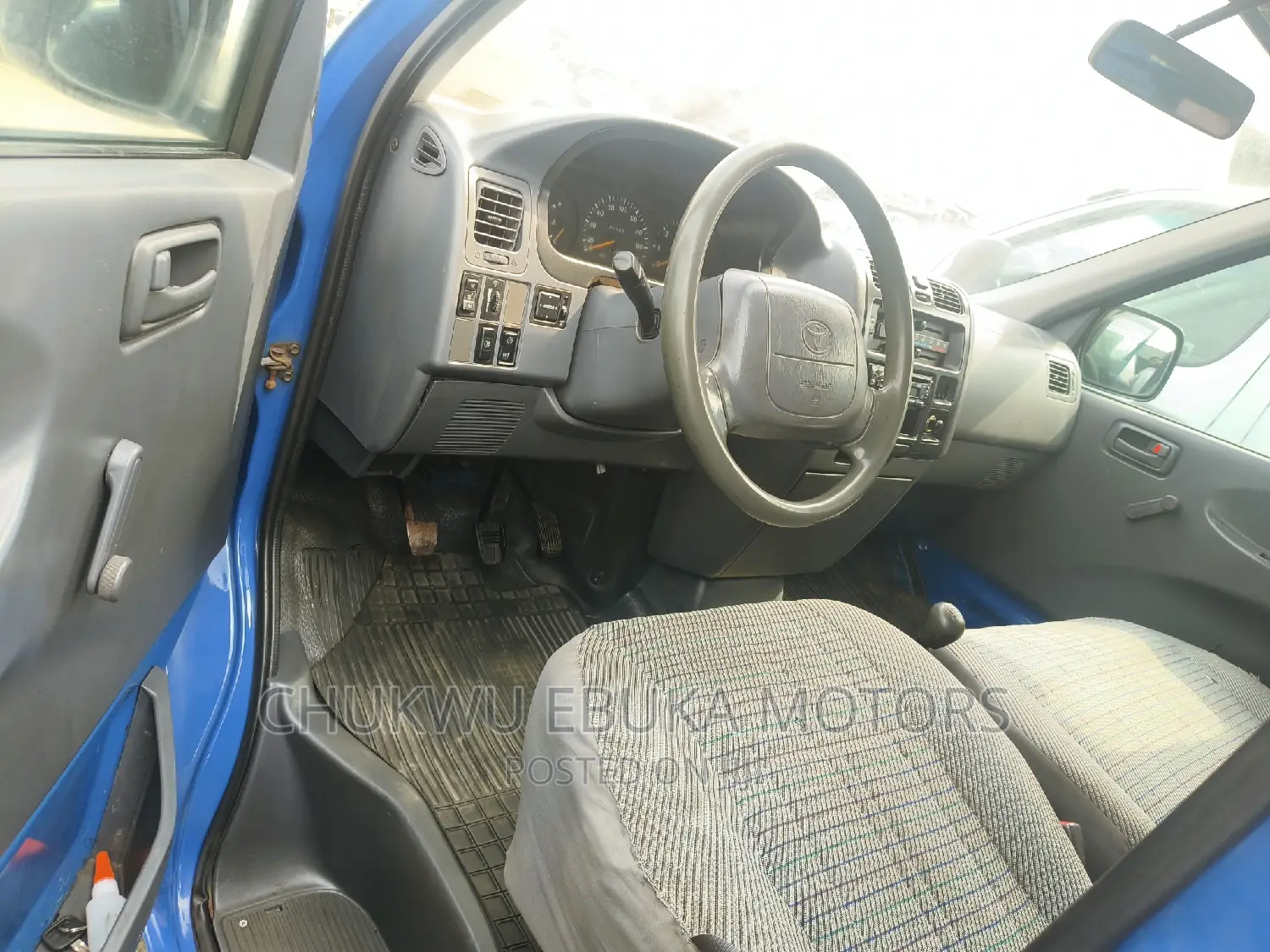 Toyota HiAce 2001 Blue