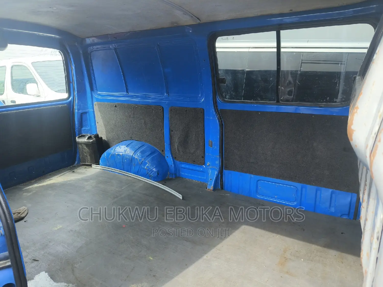 Toyota HiAce 2001 Blue