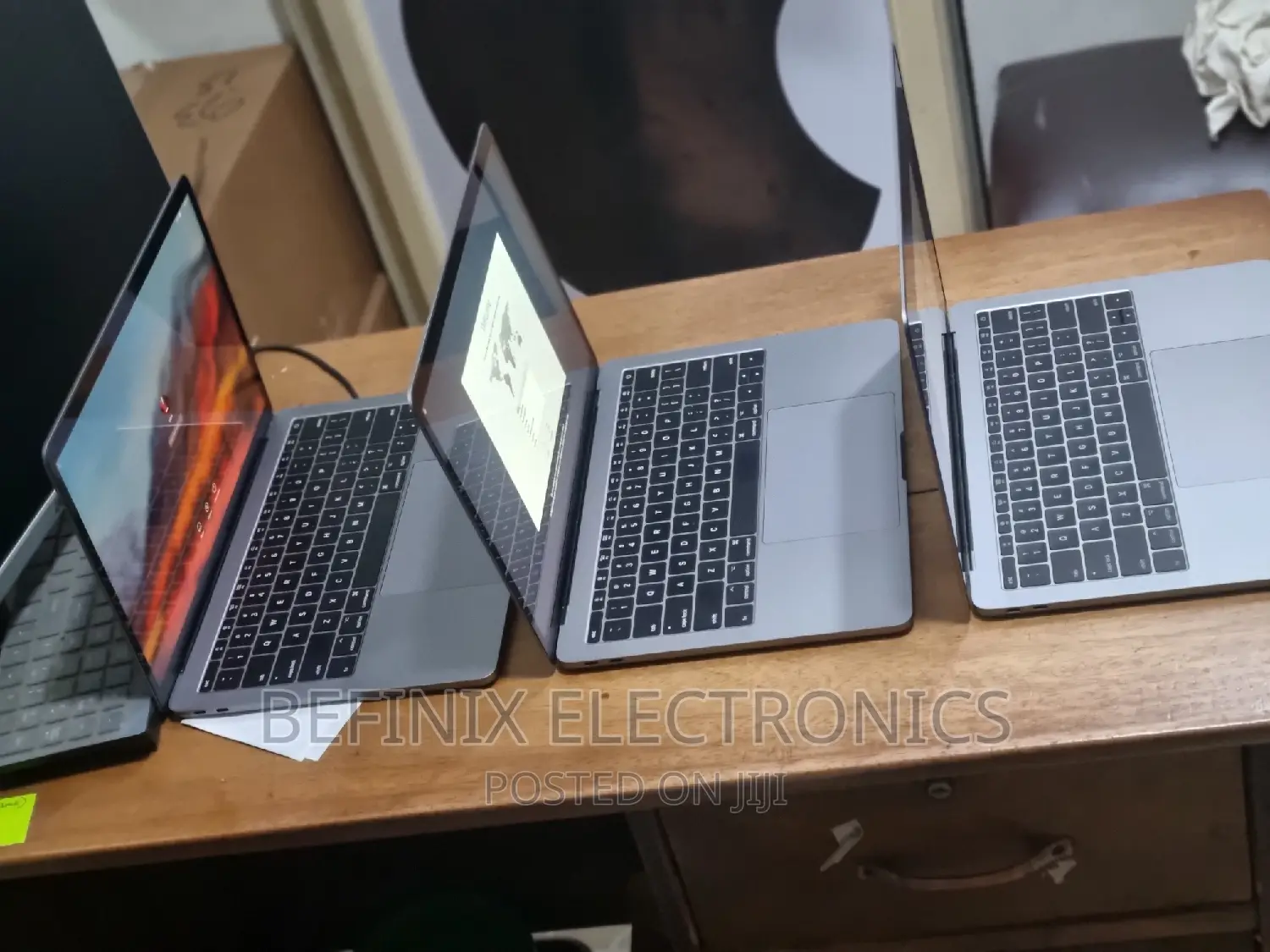 Laptop Apple MacBook Pro 2017 16GB Intel Core I5 SSD 512GB