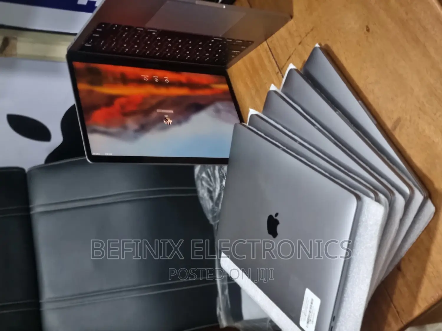 Laptop Apple MacBook Pro 2017 16GB Intel Core I5 SSD 512GB