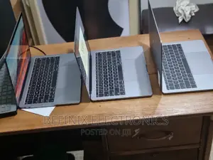 Laptop Apple MacBook Pro 2017 16GB Intel Core I5 SSD 512GB