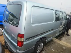 Toyota HiAce 2002 Silver