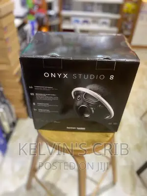 Onyx Studio 8