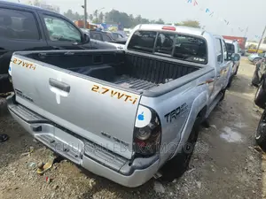 Toyota Tacoma Double Cab V6 Automatic 2010 Silver