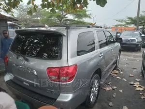Toyota Sequoia 2015 Silver
